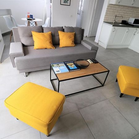 Serenity Heights Apartment: A Panoramic Haven Near Old Town - Free Minibar Bucharest Luaran gambar