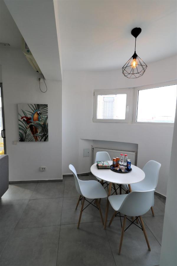 Serenity Heights Apartment: A Panoramic Haven Near Old Town - Free Minibar Bucharest Luaran gambar