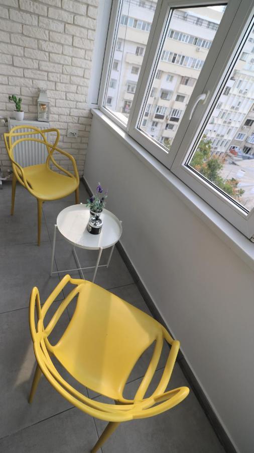 Serenity Heights Apartment: A Panoramic Haven Near Old Town - Free Minibar Bucharest Luaran gambar