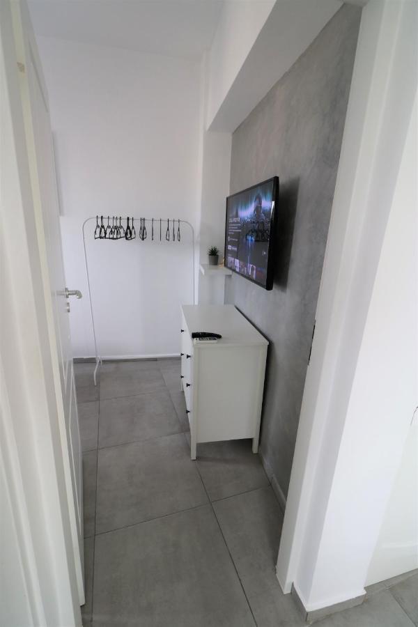 Serenity Heights Apartment: A Panoramic Haven Near Old Town - Free Minibar Bucharest Luaran gambar