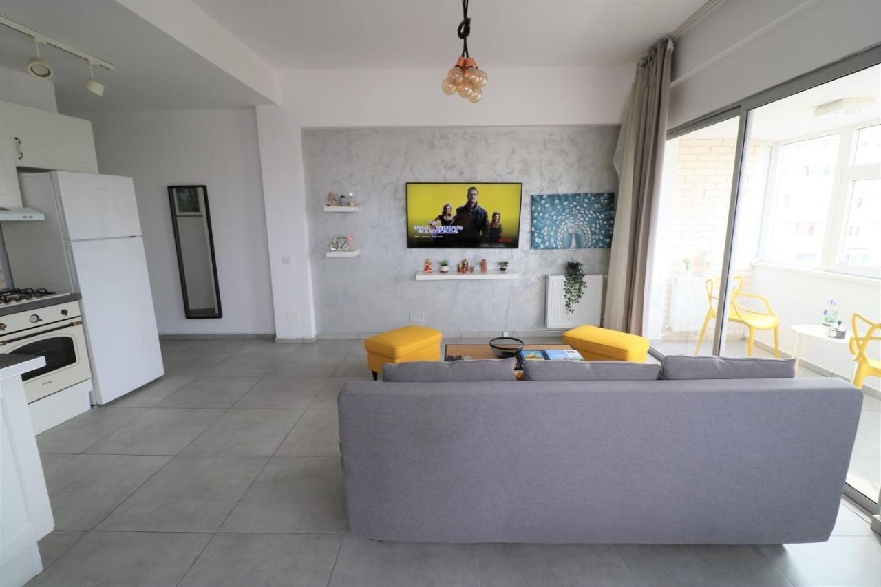 Serenity Heights Apartment: A Panoramic Haven Near Old Town - Free Minibar Bucharest Luaran gambar