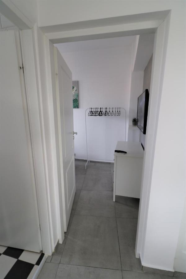 Serenity Heights Apartment: A Panoramic Haven Near Old Town - Free Minibar Bucharest Luaran gambar