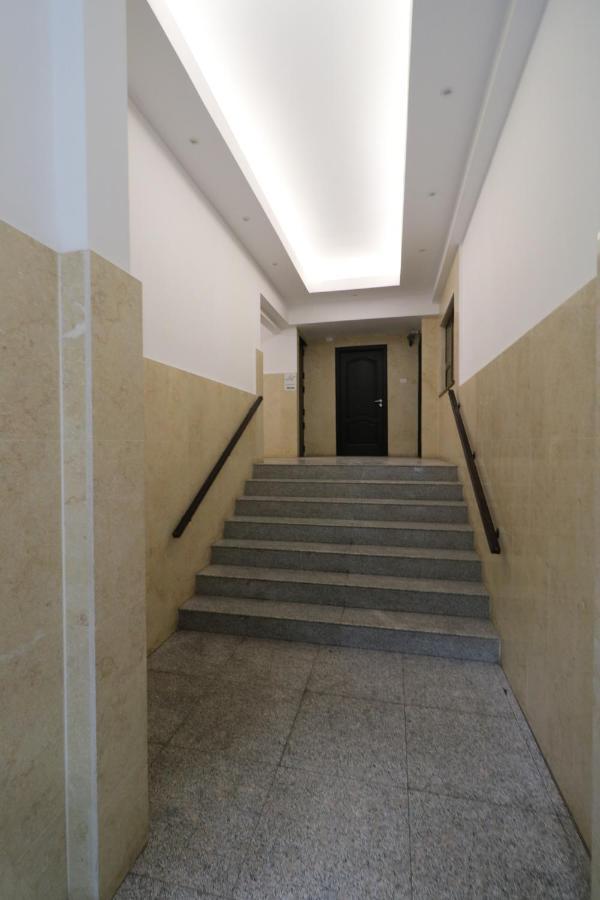 Serenity Heights Apartment: A Panoramic Haven Near Old Town - Free Minibar Bucharest Luaran gambar