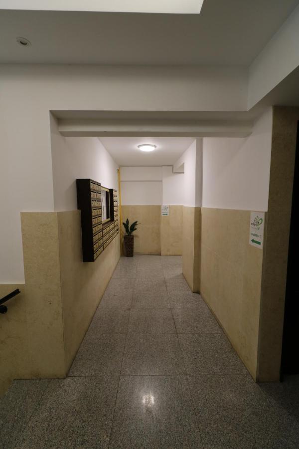 Serenity Heights Apartment: A Panoramic Haven Near Old Town - Free Minibar Bucharest Luaran gambar