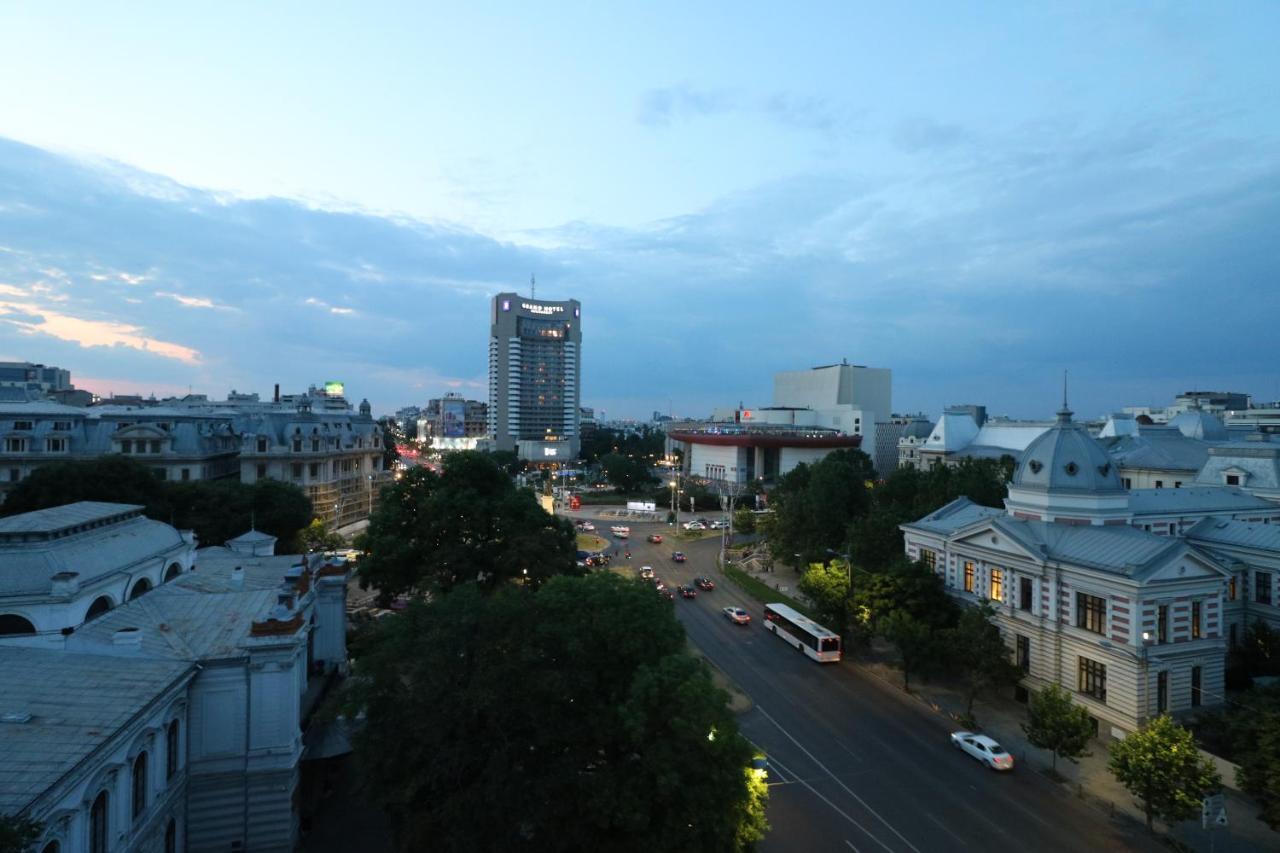 Serenity Heights Apartment: A Panoramic Haven Near Old Town - Free Minibar Bucharest Luaran gambar