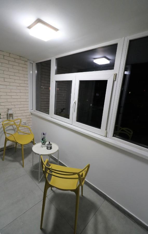 Serenity Heights Apartment: A Panoramic Haven Near Old Town - Free Minibar Bucharest Luaran gambar